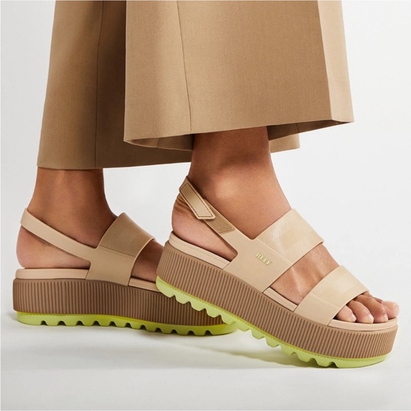 REEF Water Vista Higher Women's Platform Sandal, Adjustable Velcro strap. Size 9 - Picture 3 of 16